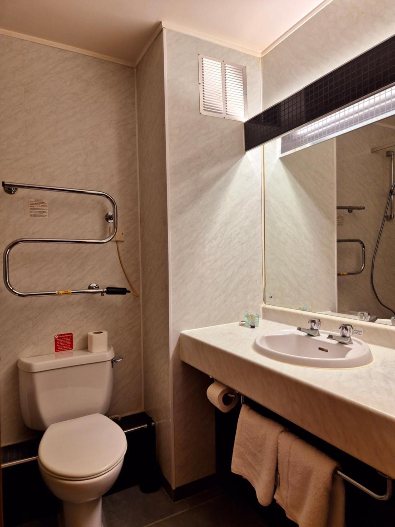 Supreme Inn Boston Swineshead 외부 사진