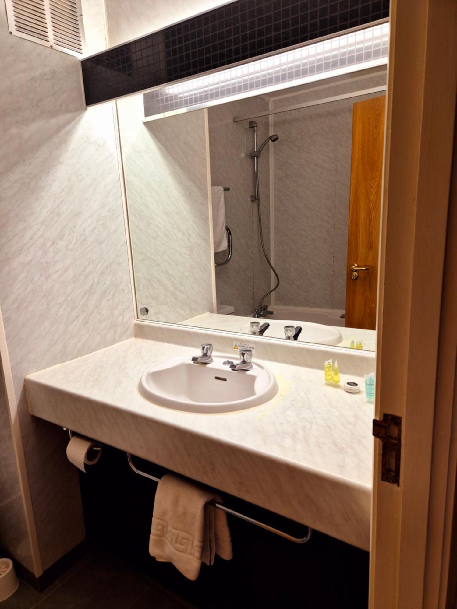 Supreme Inn Boston Swineshead 외부 사진